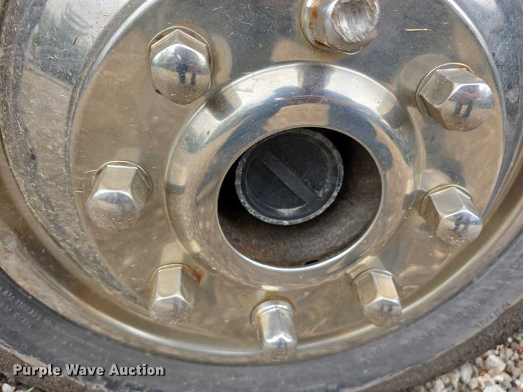 image for item EO1006 2001 Ford F450 Super Duty flatbed truck