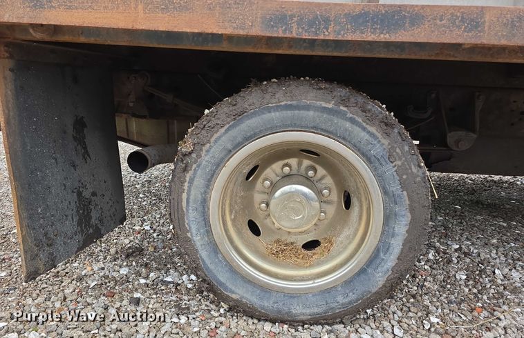 image for item EO1006 2001 Ford F450 Super Duty flatbed truck
