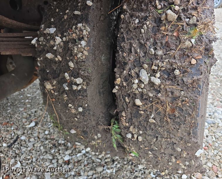 image for item EO1006 2001 Ford F450 Super Duty flatbed truck