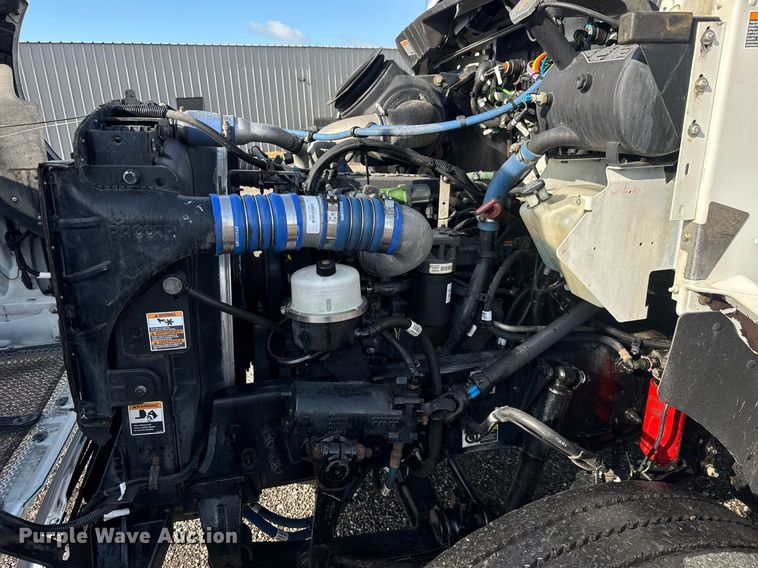 image for item EQ1452 2015 Kenworth T370 box truck