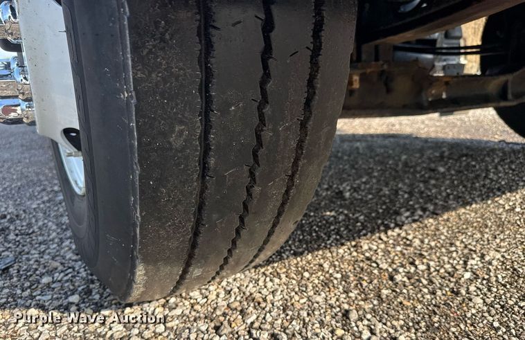 image for item EQ1452 2015 Kenworth T370 box truck