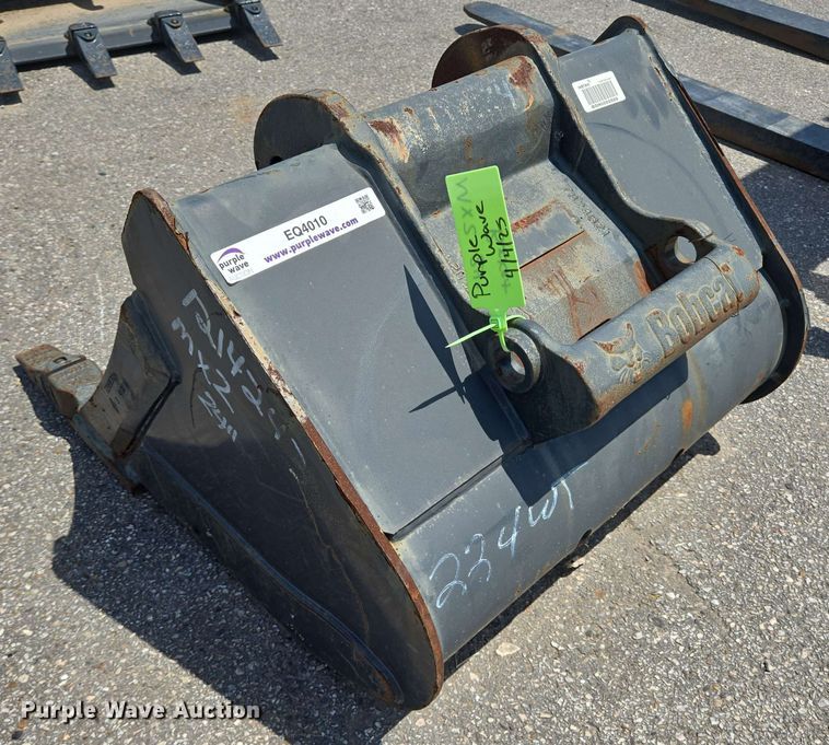 image for item EQ4010 Bobcat MX2T excavator bucket