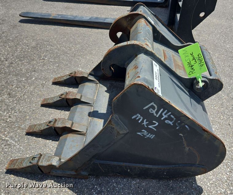 image for item EQ4010 Bobcat MX2T excavator bucket