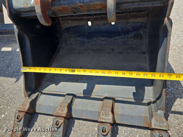 image for item EQ4010 Bobcat MX2T excavator bucket