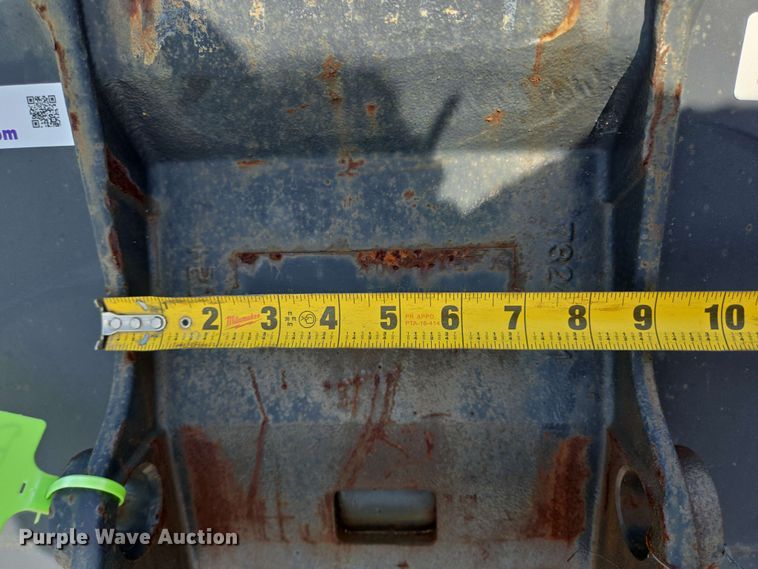 image for item EQ4010 Bobcat MX2T excavator bucket