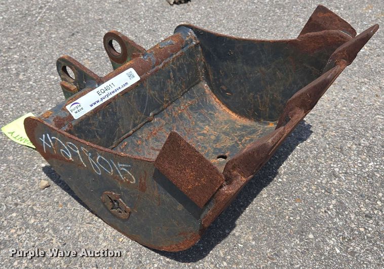image for item EQ4011 Bobcat excavator bucket