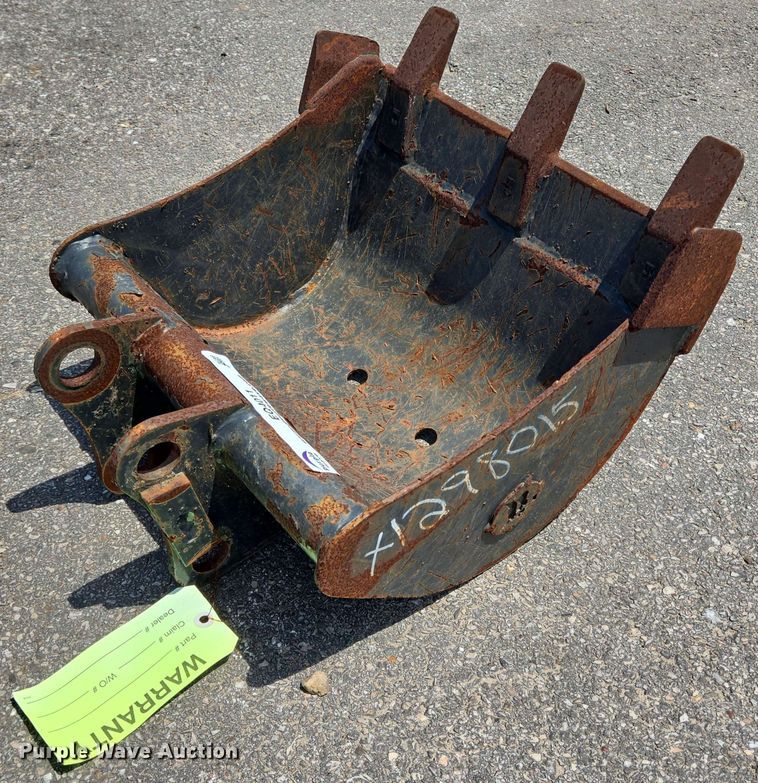 image for item EQ4011 Bobcat excavator bucket