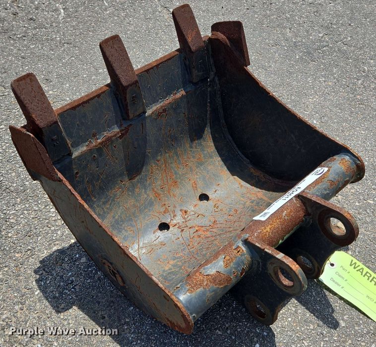 image for item EQ4011 Bobcat excavator bucket