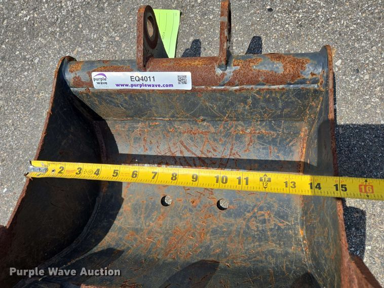 image for item EQ4011 Bobcat excavator bucket