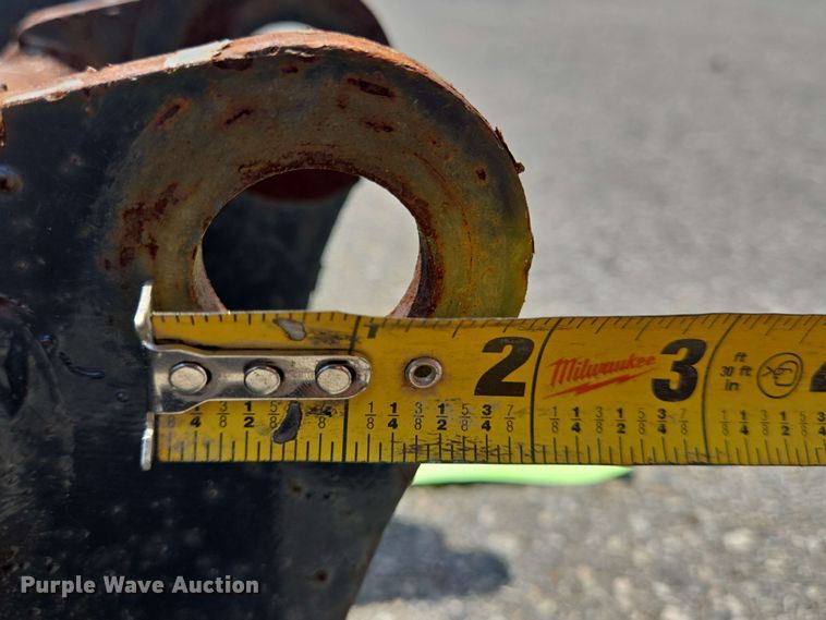 image for item EQ4011 Bobcat excavator bucket