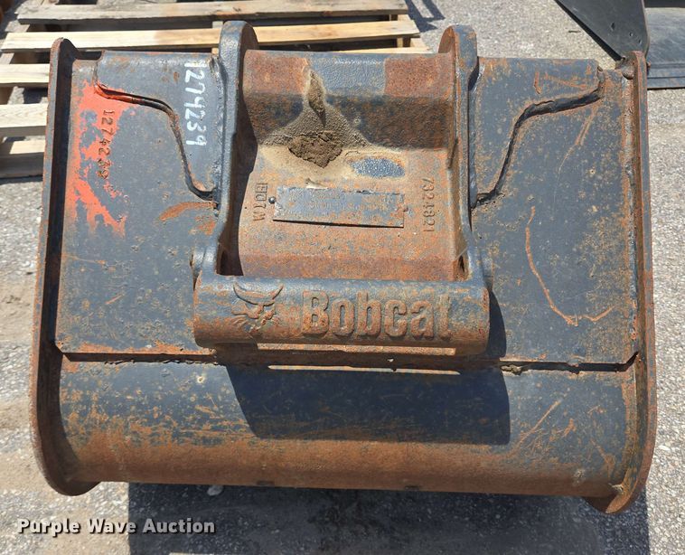 image for item EQ4017 Bobcat MX3T excavator bucket