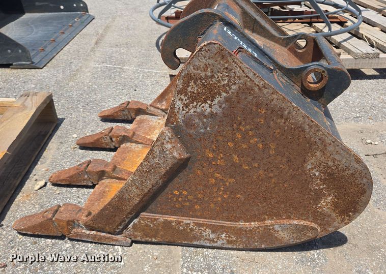 image for item EQ4017 Bobcat MX3T excavator bucket