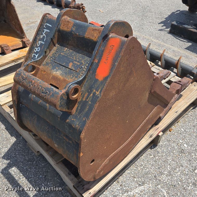 image for item EQ4018 Bobcat MX4T excavator bucket