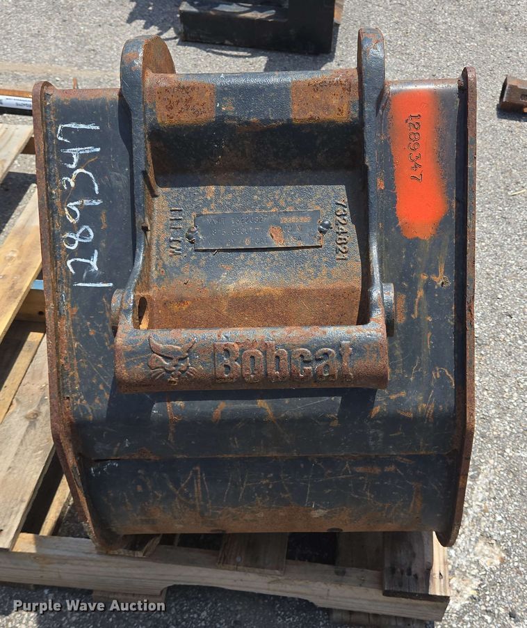 image for item EQ4018 Bobcat MX4T excavator bucket