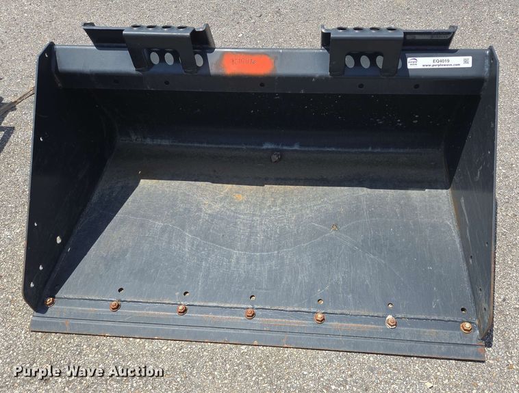 image for item EQ4019 Bobcat skid steer bucket