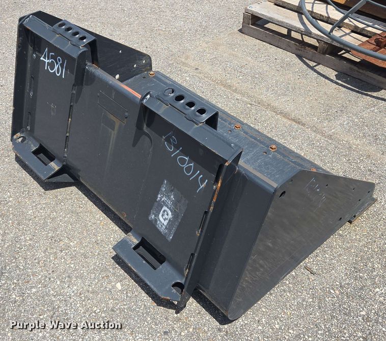 image for item EQ4019 Bobcat skid steer bucket