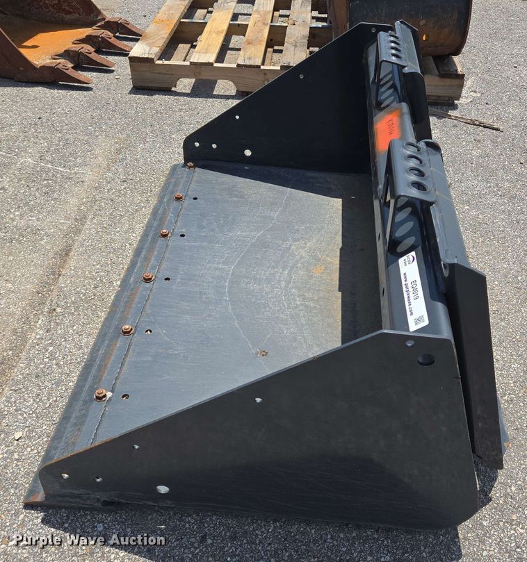 image for item EQ4019 Bobcat skid steer bucket