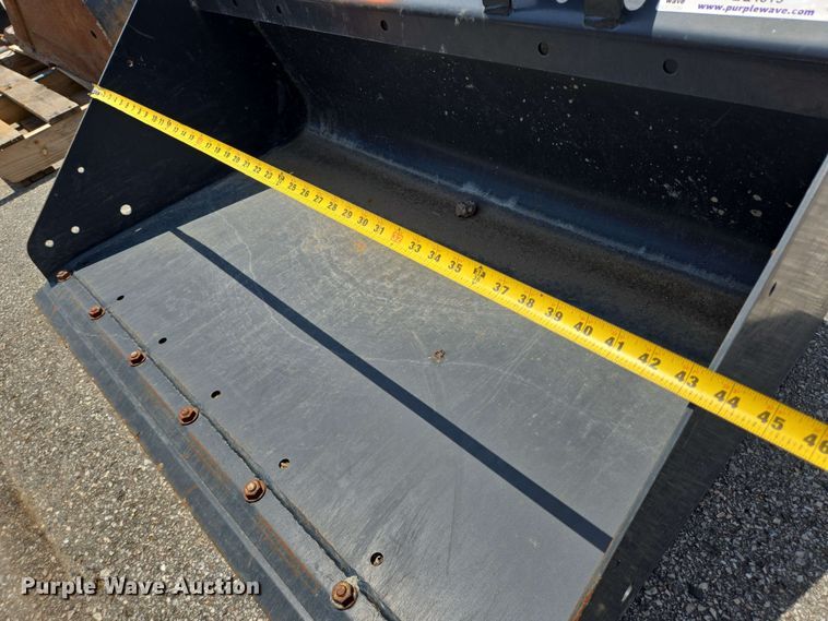 image for item EQ4019 Bobcat skid steer bucket