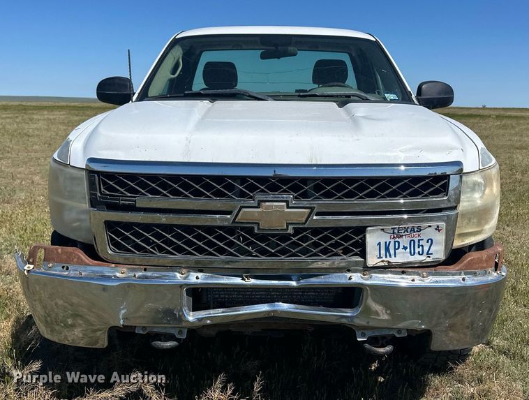 image for item EQ4765 2011 Chevrolet Silverado 2500HD pickup truck
