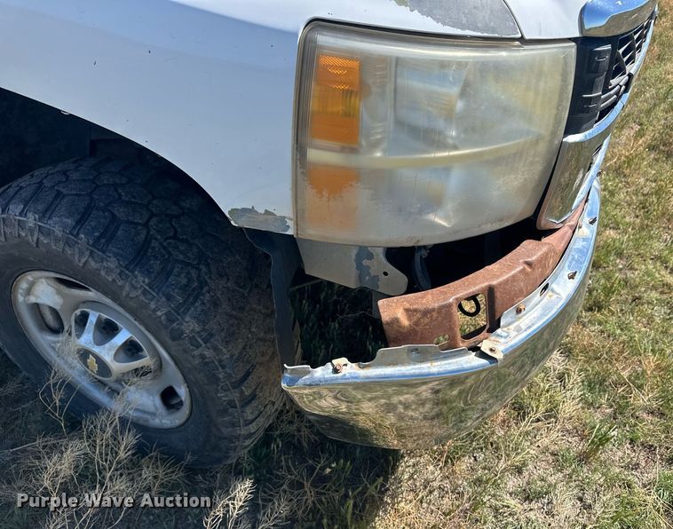 image for item EQ4765 2011 Chevrolet Silverado 2500HD pickup truck