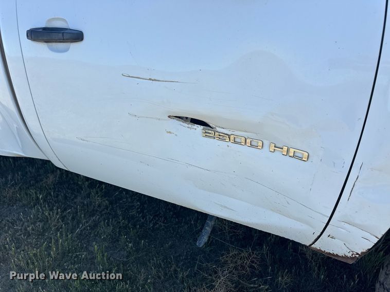 image for item EQ4765 2011 Chevrolet Silverado 2500HD pickup truck