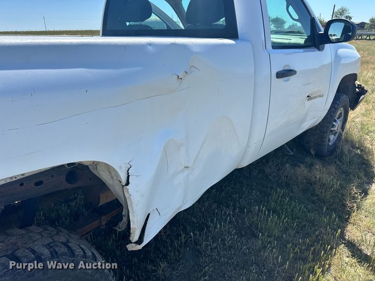 image for item EQ4765 2011 Chevrolet Silverado 2500HD pickup truck