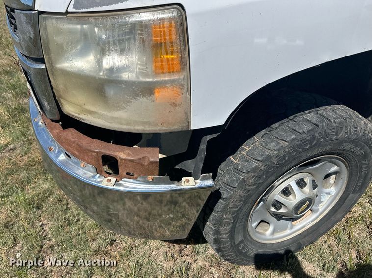 image for item EQ4765 2011 Chevrolet Silverado 2500HD pickup truck