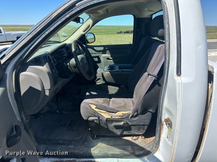 image for item EQ4765 2011 Chevrolet Silverado 2500HD pickup truck