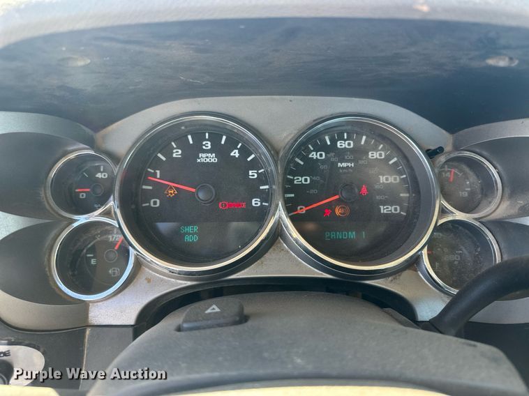 image for item EQ4765 2011 Chevrolet Silverado 2500HD pickup truck