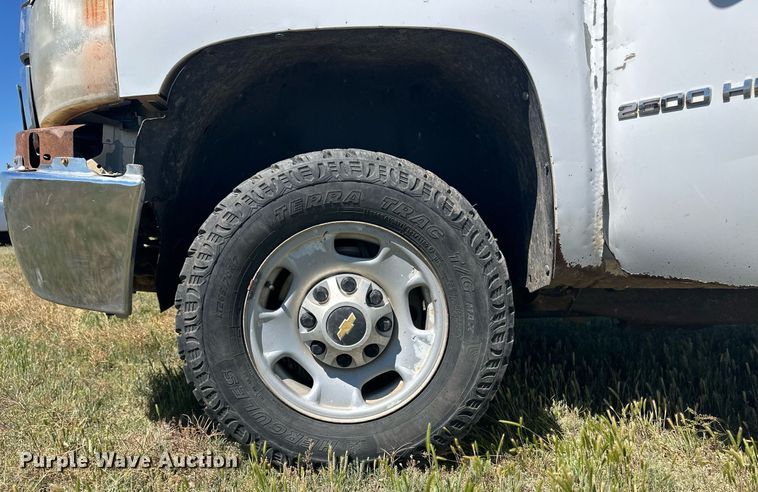 image for item EQ4765 2011 Chevrolet Silverado 2500HD pickup truck