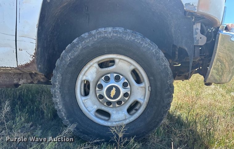 image for item EQ4765 2011 Chevrolet Silverado 2500HD pickup truck