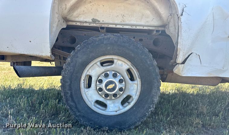 image for item EQ4765 2011 Chevrolet Silverado 2500HD pickup truck