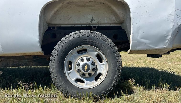 image for item EQ4765 2011 Chevrolet Silverado 2500HD pickup truck