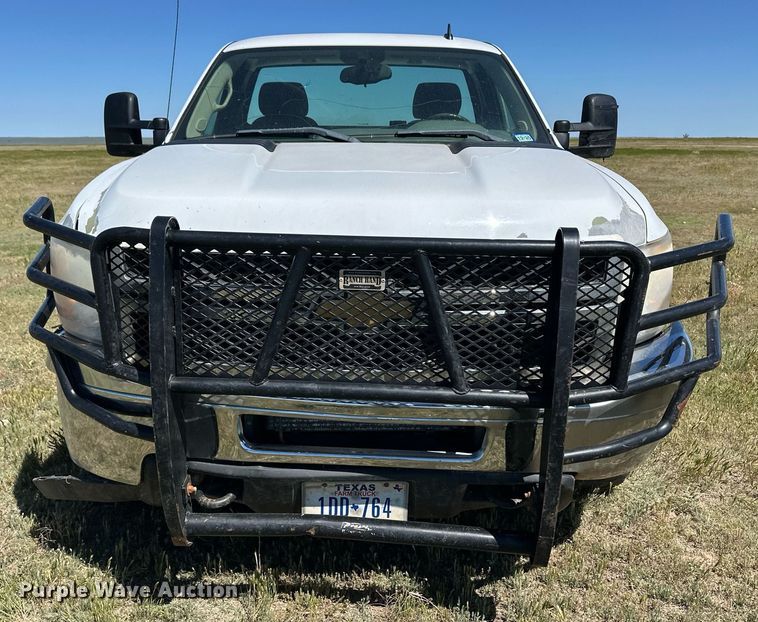 image for item EQ4766 2011 Chevrolet Silverado 2500HD pickup truck