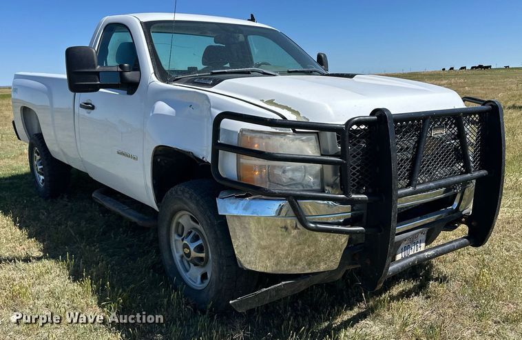 image for item EQ4766 2011 Chevrolet Silverado 2500HD pickup truck