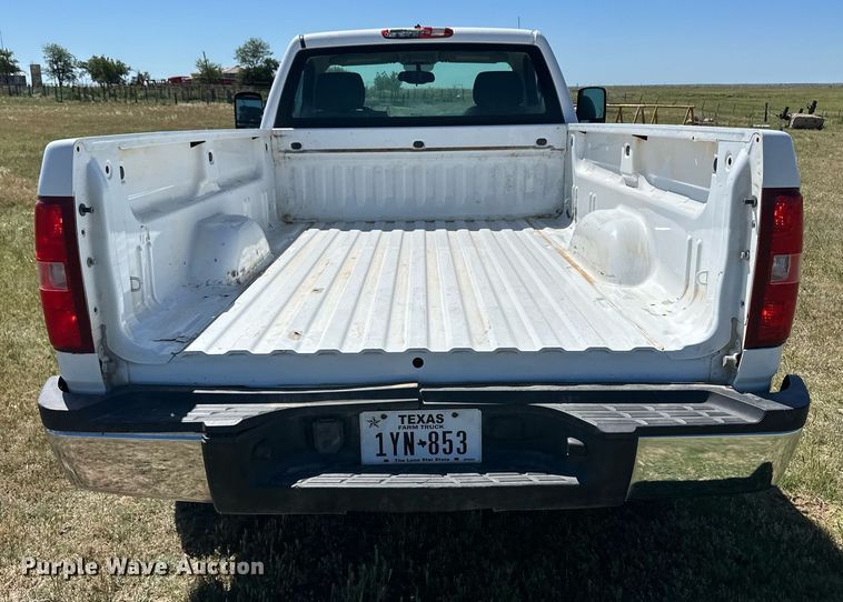 image for item EQ4766 2011 Chevrolet Silverado 2500HD pickup truck