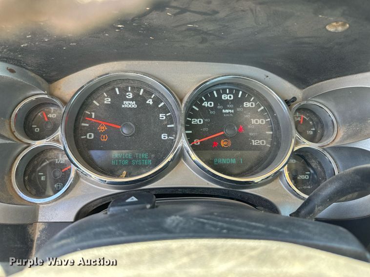 image for item EQ4766 2011 Chevrolet Silverado 2500HD pickup truck