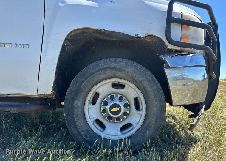 image for item EQ4766 2011 Chevrolet Silverado 2500HD pickup truck