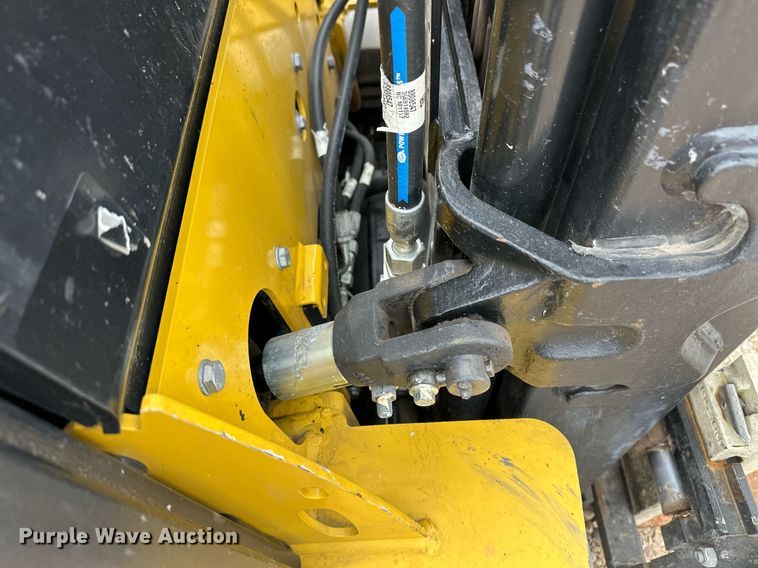 image for item EQ4794 Yale GLC050VXNDSE083 forklift