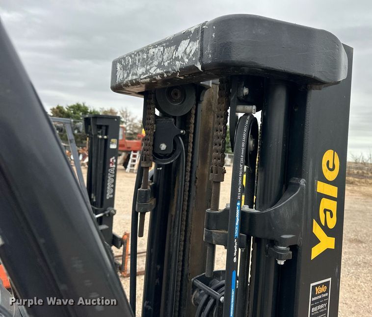 image for item EQ4794 Yale GLC050VXNDSE083 forklift