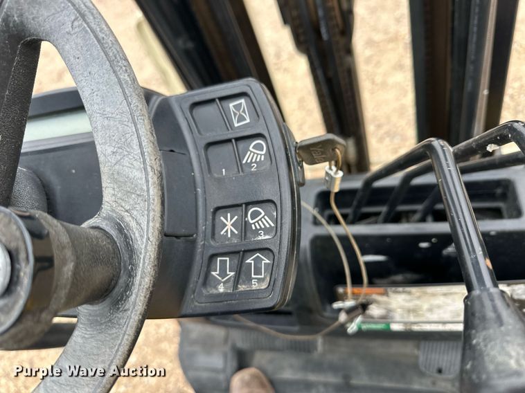 image for item EQ4794 Yale GLC050VXNDSE083 forklift