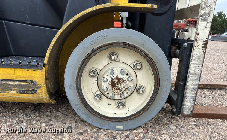 image for item EQ4794 Yale GLC050VXNDSE083 forklift