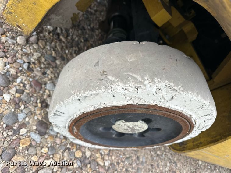 image for item EQ4794 Yale GLC050VXNDSE083 forklift