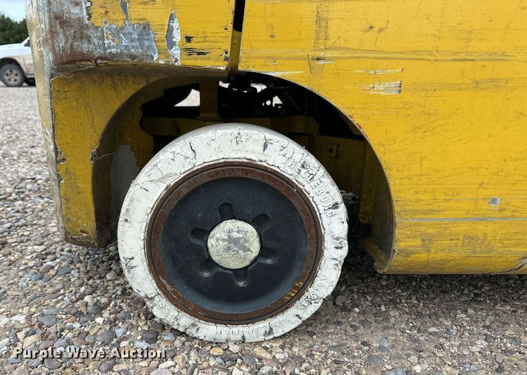 image for item EQ4794 Yale GLC050VXNDSE083 forklift