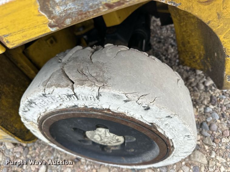 image for item EQ4794 Yale GLC050VXNDSE083 forklift