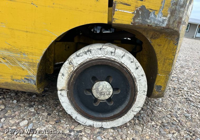 image for item EQ4794 Yale GLC050VXNDSE083 forklift