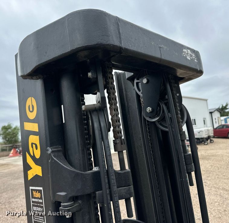 image for item EQ4795 Yale GLC040VXNDAE083 forklift