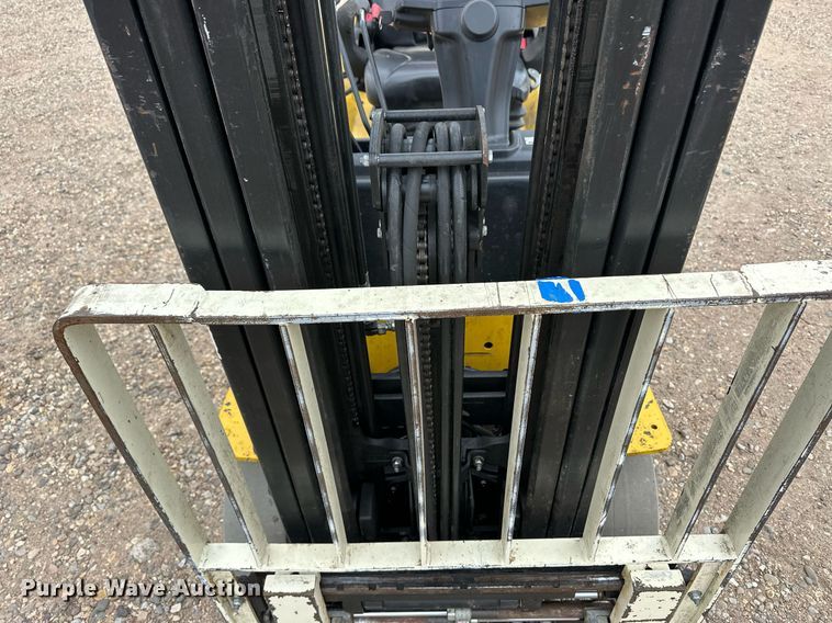 image for item EQ4795 Yale GLC040VXNDAE083 forklift