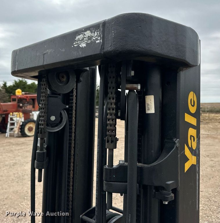 image for item EQ4795 Yale GLC040VXNDAE083 forklift