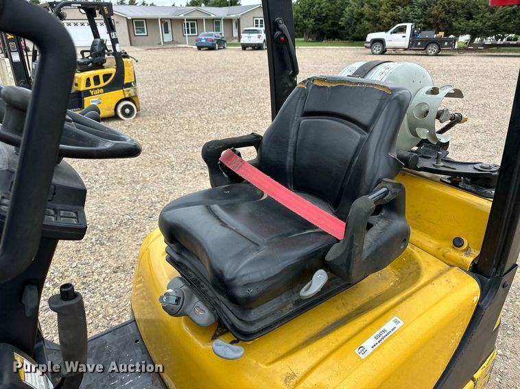 image for item EQ4795 Yale GLC040VXNDAE083 forklift